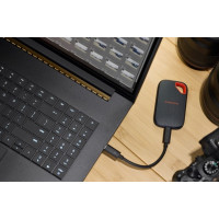 Produktbild för SanDisk Extreme Portable V3 - SSD - 1 TB - USB 3.2 Gen 2x2
