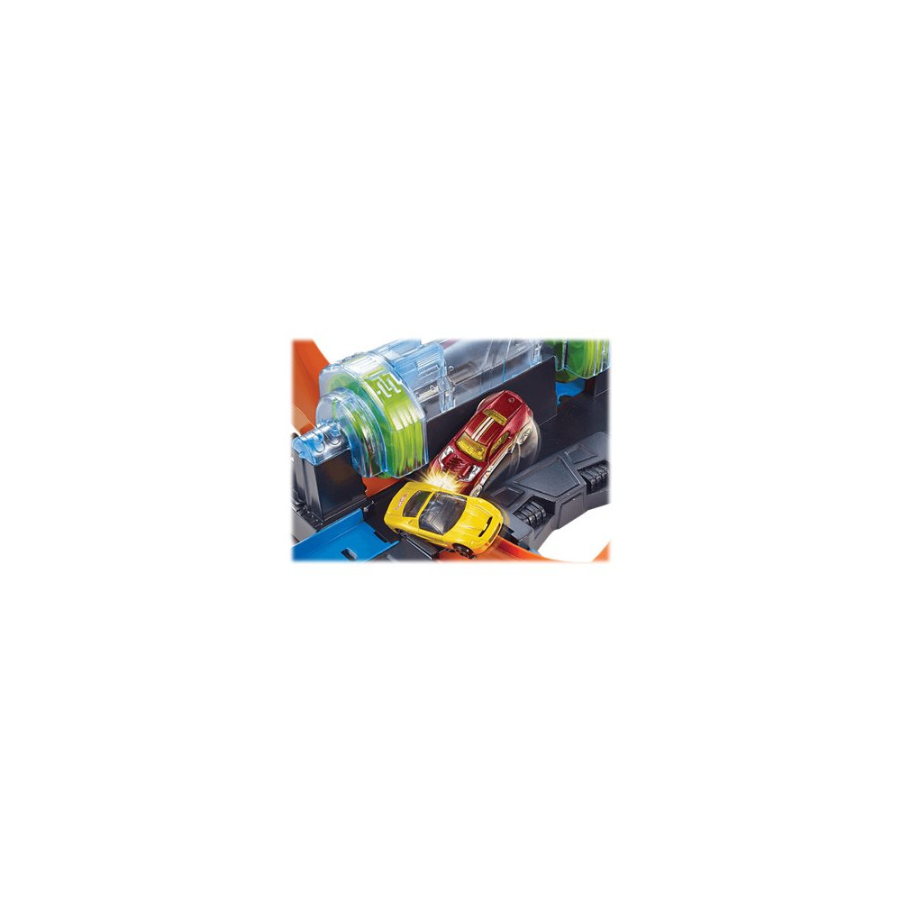 Produktbild för Hot Wheels - Corkscrew Crash Track Set