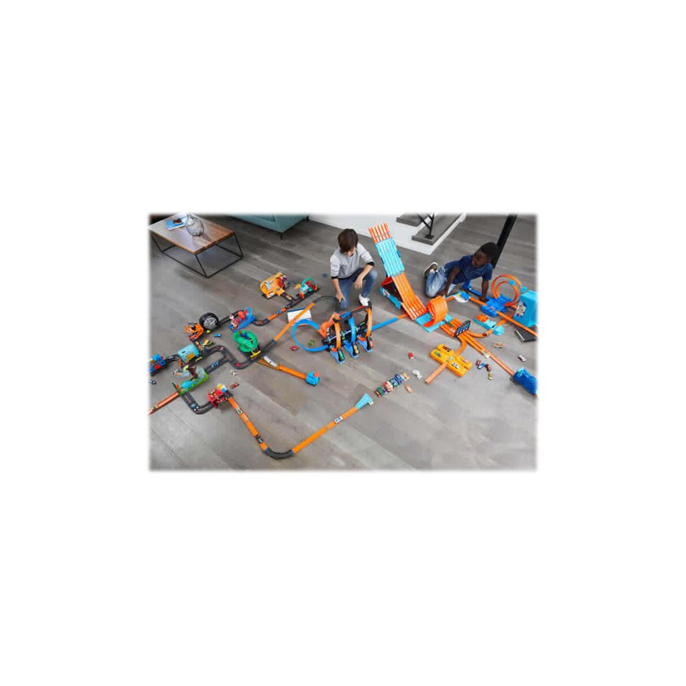Produktbild för Hot Wheels - Corkscrew Crash Track Set