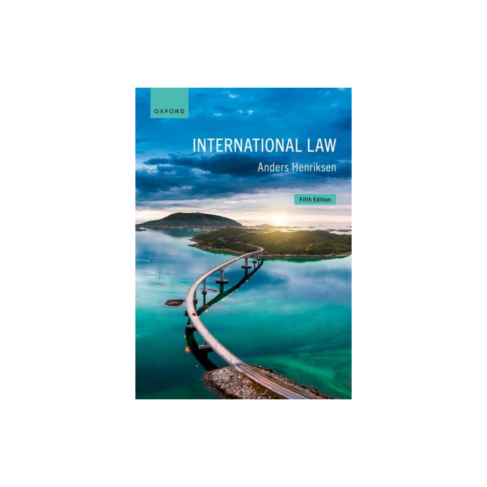 Produktbild för International Law (häftad, eng)