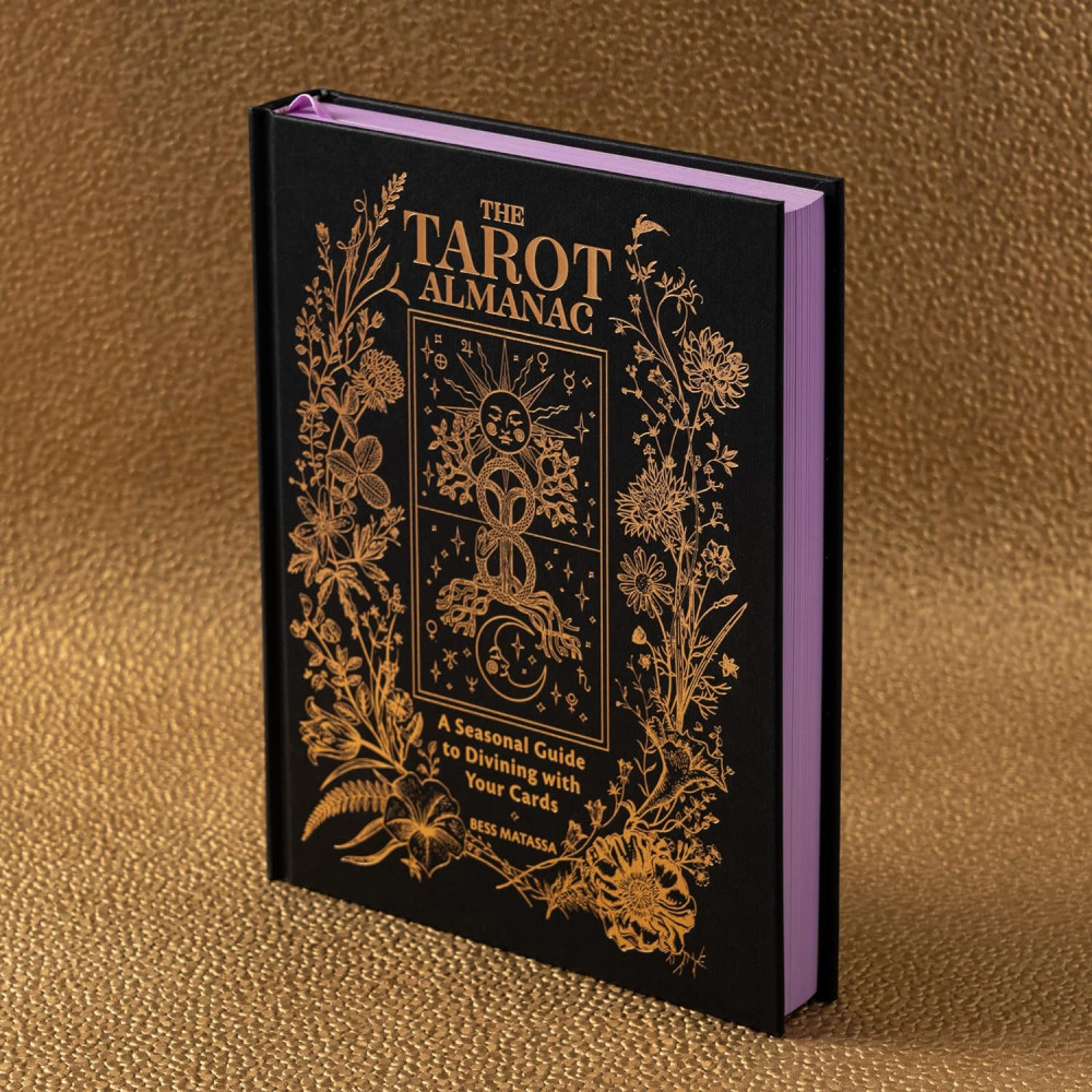 Produktbild för Tarot Almanac: A Seasonal Guide to Divining with Your Cards (inbunden, eng)