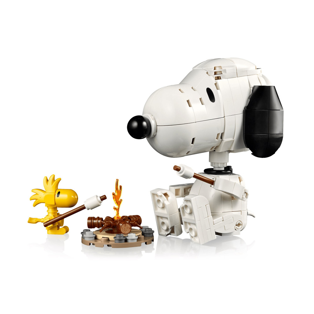 Produktbild för LEGO Ideas 21368 - Jordnötter: Snoppys hundkoja - byggsats
