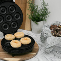 Miniatyr av produktbild för Donut Maker 7 Munkar 700W DM110 Svart