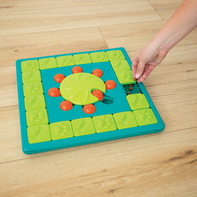 Produktbild för Nina Ottosson Aktiveringsleksak Multipuzzle Grön