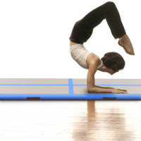 Miniatyr av produktbild för Uppblåsbar gymnastikmatta med pump 400x100x10 cm PVC blå