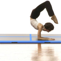 Miniatyr av produktbild för Uppblåsbar gymnastikmatta med pump 500x100x10 cm PVC blå