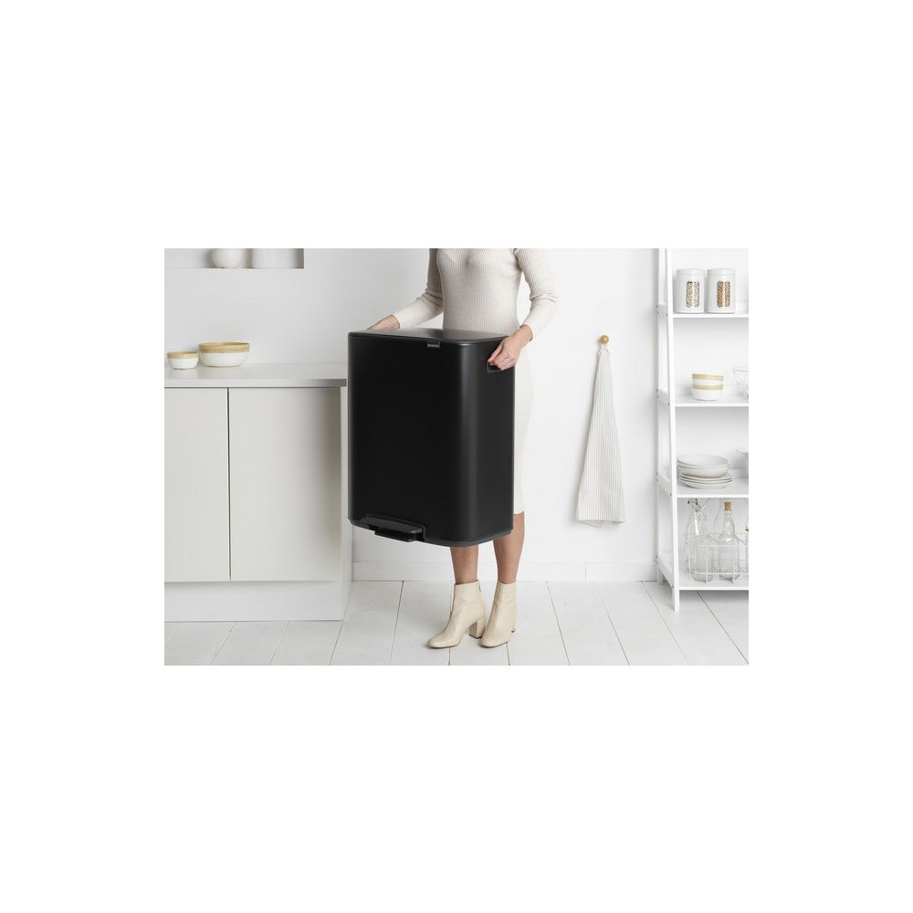 Produktbild för Papperskorg BRABANTIA Pedal Bo 60L svart