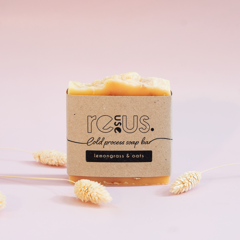 Produktbild för Lemongrass & Oats Cold Process Soap